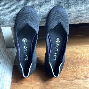 EUC - Rothy’s Flats Original Style Black Women’s Size 7 Rounded Toe